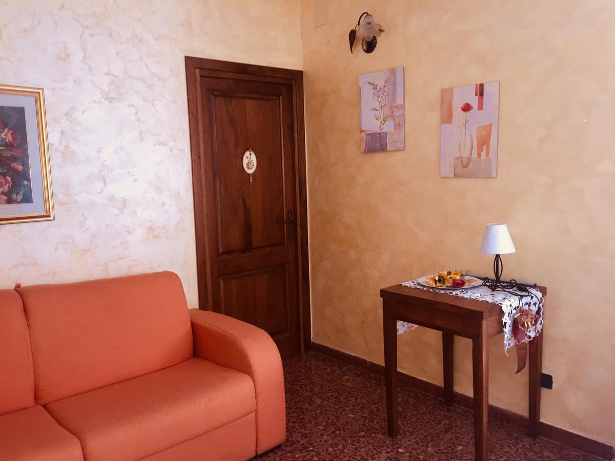 B&B Il Tulipano Sul Lago Colle di Tora Ngoại thất bức ảnh